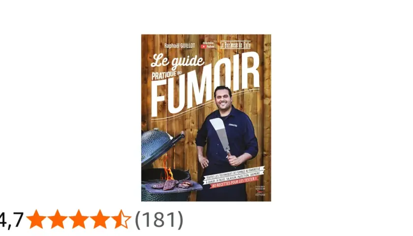 Couverture du livre "Le guide pratique du fumoir" avec un homme souriant tenant un couteau, près d'un barbecue fumant.
