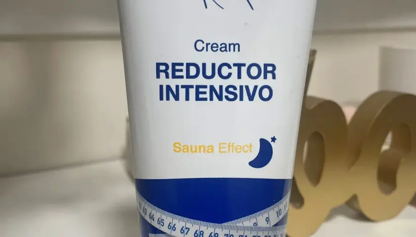 Crema reductora intensiva con efecto sauna. Ideal para tu rutina de cuidado corporal, como la crema anticelulítica Mercadona.