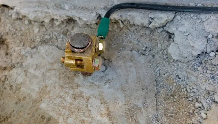 Co to uziemienie i dlaczego jest kluczowe dla bezpieczeństwa elektrycznego