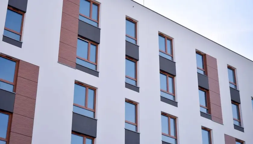 Ile wynosi czynsz za mieszkanie w bloku? Zaskakujące różnice cenowe