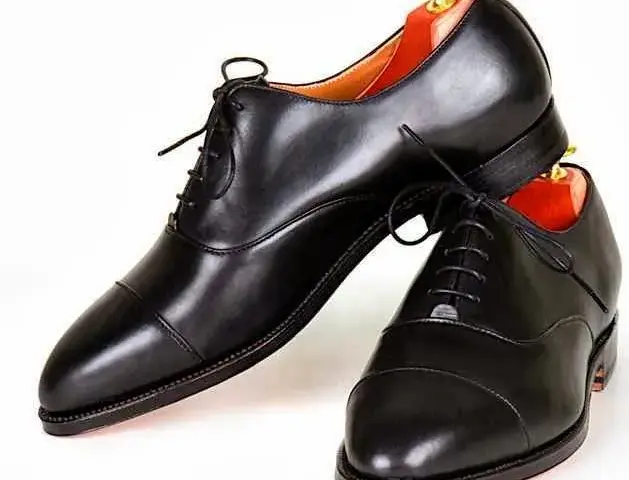 Zapatos de traje: Domina la elección y eleva tu elegancia