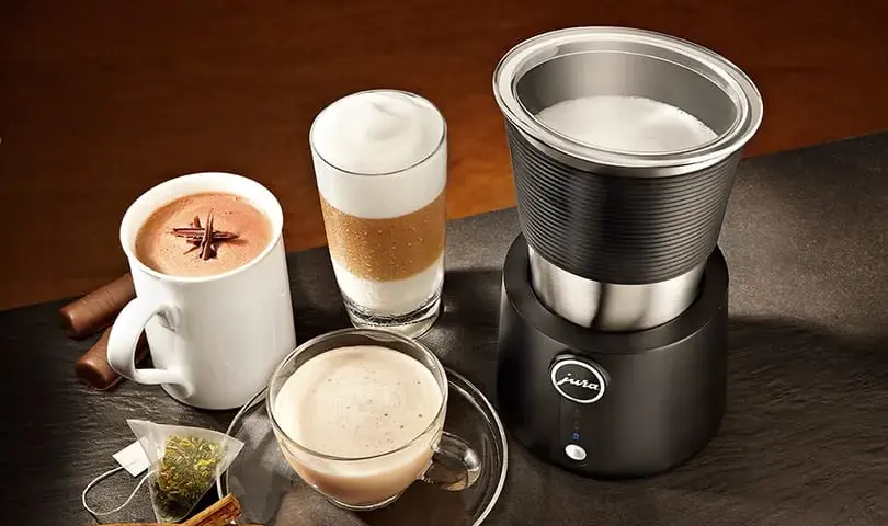 Jak wybrać spieniacz do mleka dla idealnego domowego cappuccino?