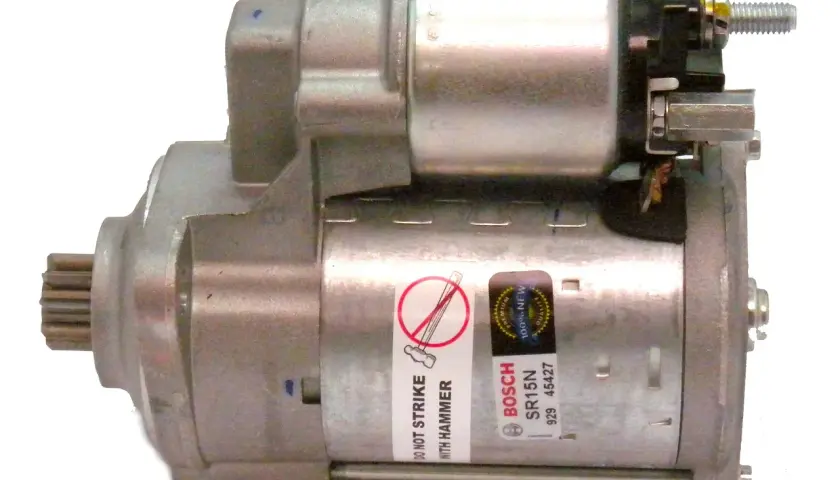 Motorino d'avviamento Bosch. Se il tuo blocchetto accensione rotto sintomi includono mancata accensione, questo potrebbe essere il colpevole.