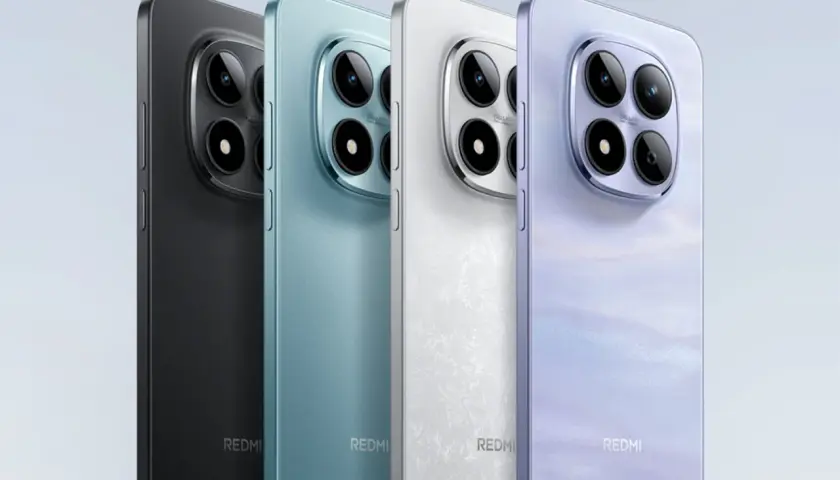 Cztery telefony Redmi najnowszy model w różnych kolorach: czarnym, niebieskim, białym i fioletowym. Każdy z nich ma charakterystyczny moduł aparatu.