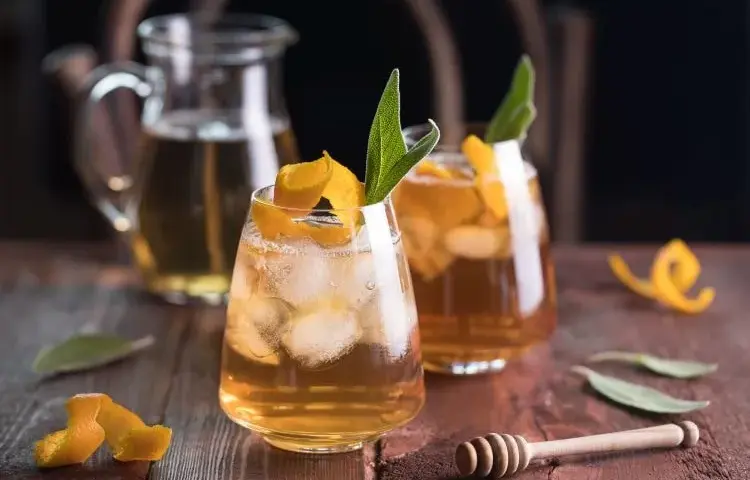 Najlepsze drinki z Red Label, które zaskoczą Twoich gości