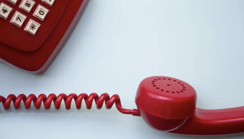 Podwójny numer w jednym telefonie: kiedy to się opłaca, a kiedy lepiej odpuścić