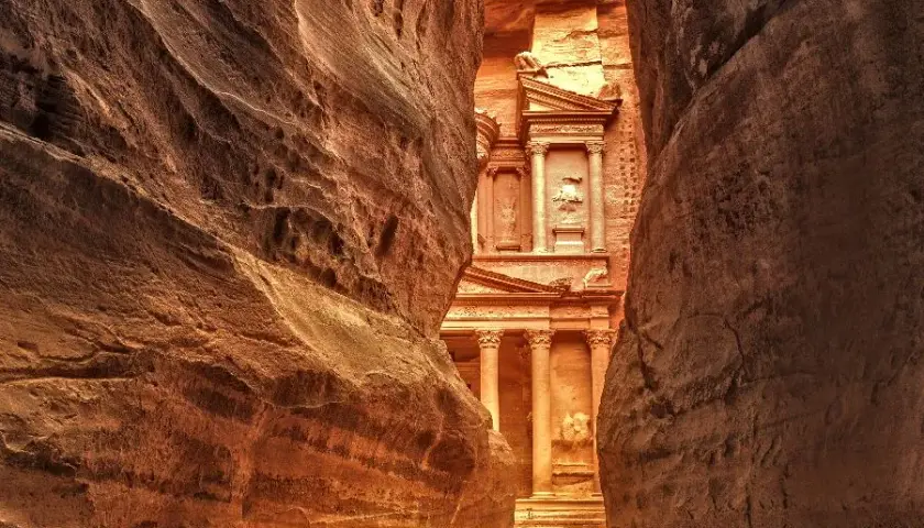 Jordania kiedy jechać? Odkryj najlepszy czas na niezapomnianą podróż