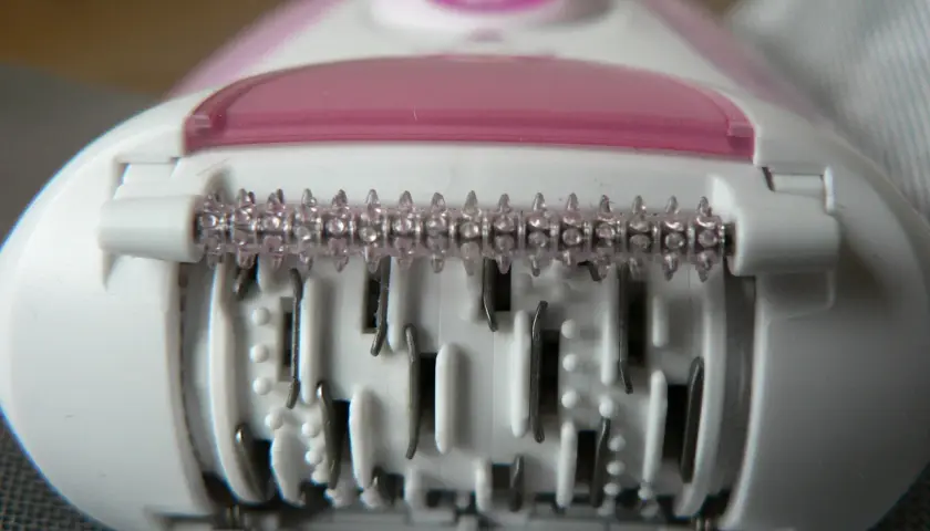 Epilator: Co to? Wybierz swój typ, działanie i epiluj bez obaw!