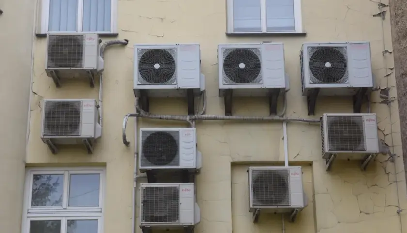 Klimatyzacja w bloku: Ile kosztuje i jak załatwić formalności?