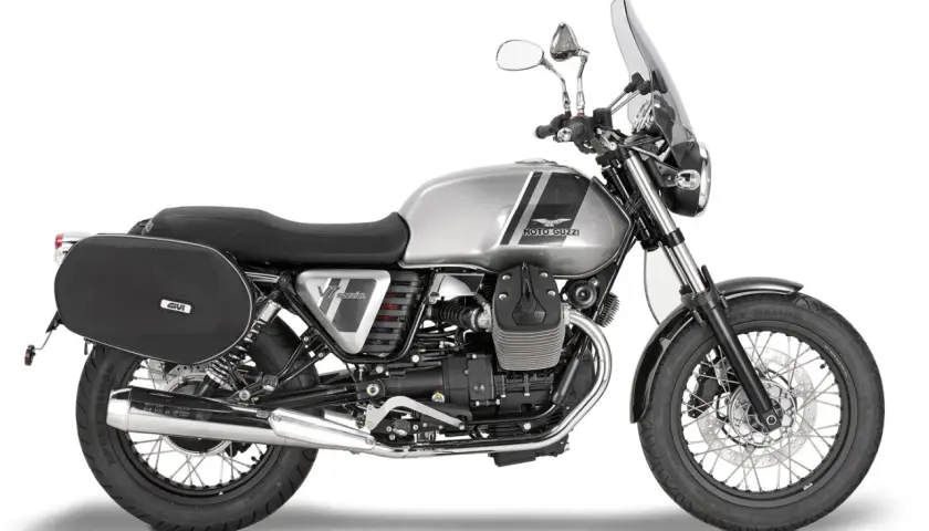 Moto Guzzi V7 Special con telaietti borse laterali universali Givi, pronte per ogni avventura.