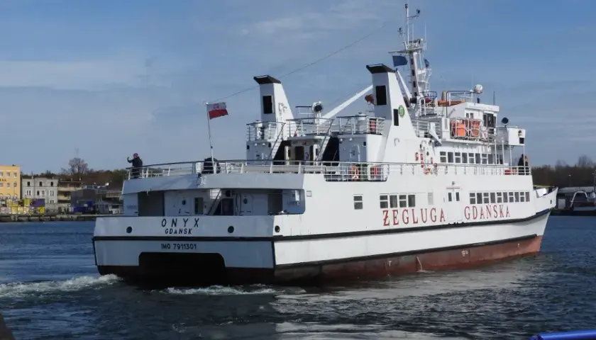 Ile trwa rejs z Gdańska na Hel? Poznaj czas i najlepsze opcje transportu