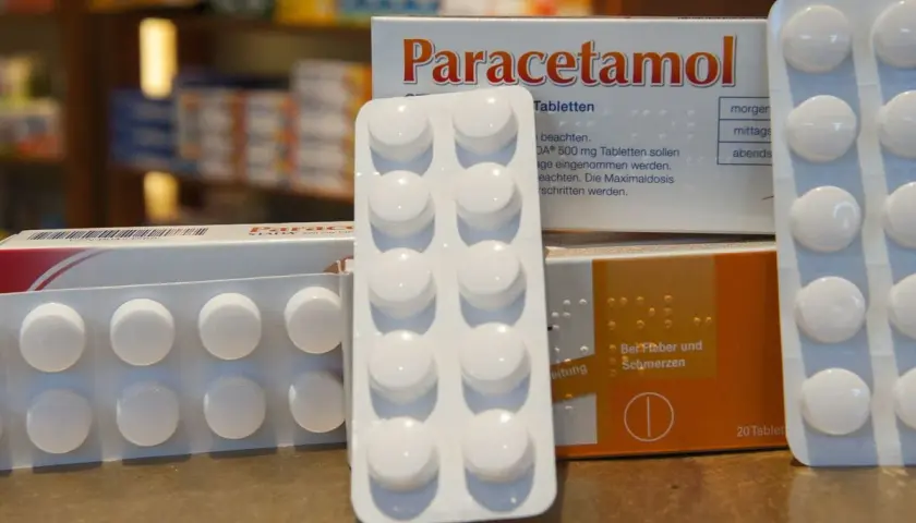 Cajas y blísteres de paracetamol. Si te da sueño, recuerda que el paracetamol da sueño.