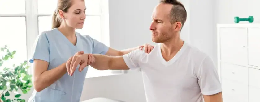 Fizjoterapeuta a L4: Kto wystawia zwolnienie lekarskie?