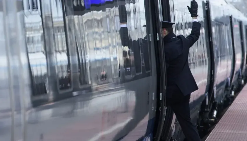 Pociąg odjechał? Zwrot biletu kolejowego: zasady i 100% zwrotu