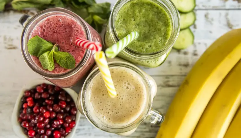 Jakie koktajle na odchudzanie – proste przepisy na zdrowe smoothie