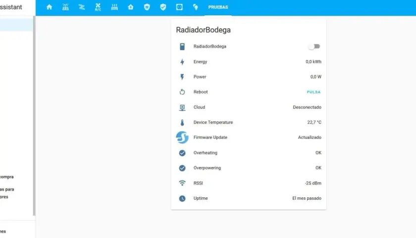 Interfaz de Home Assistant para configurar enchufe inteligente. Muestra detalles del "RadiadorBodega": energía, potencia, temperatura y estado.