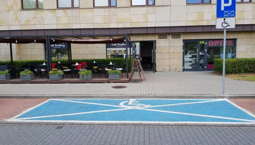 Jakie znaki drogowe nie obowiązują niepełnosprawnych? Oto prawda!