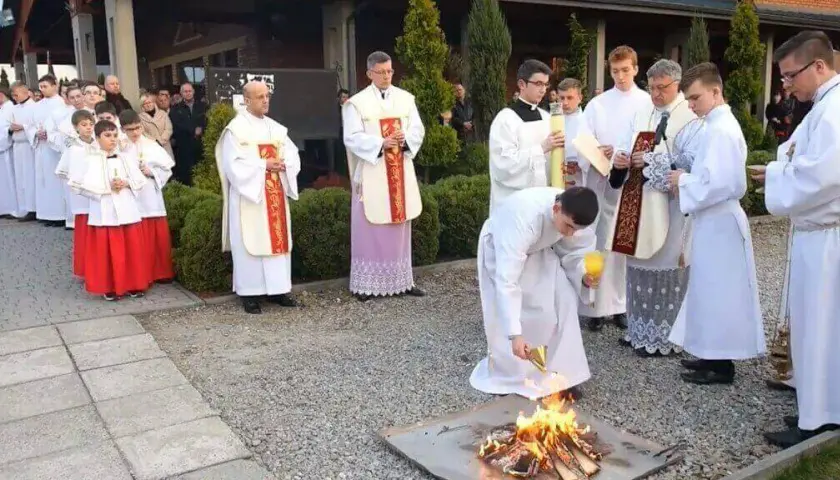 Jak wygląda msza w wielką sobotę? Odkryj, dlaczego jej nie ma