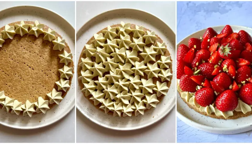 Étapes de décoration d'une tarte fraise : une base sablée, une crème pistache en étoiles, puis des fraises fraîches et éclats de pistaches.