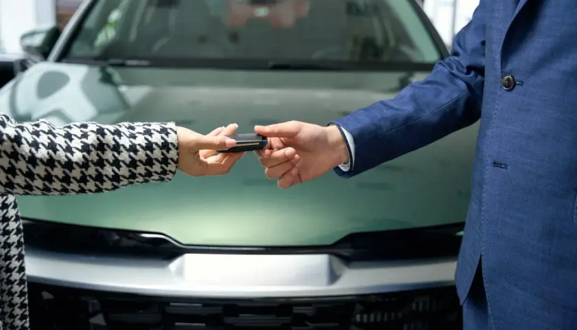 Passaggio di chiavi auto, un modo per vendere auto defunto senza successione.