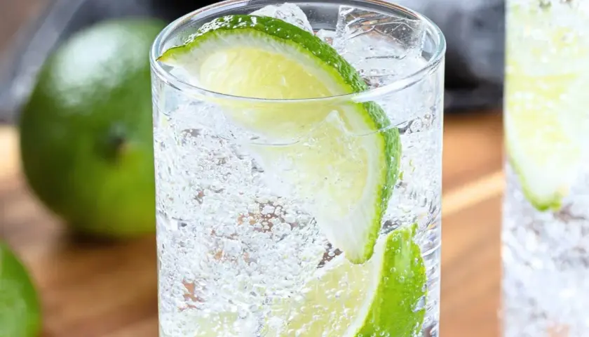 Najlepsze drinki ze Sprite, które zaskoczą Twoich gości i zachwycą smakiem