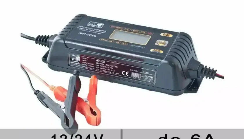 Inteligentna ładowarka MW-SC6B z wyświetlaczem, kablem z zaciskami i informacją "12/24V do 6A". Dowiedz się, jak długo ładować akumulator 12v.
