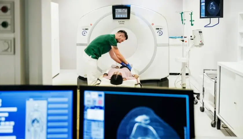 Skutki uboczne radioterapii miednicy: objawy, statystyki i zarządzanie.