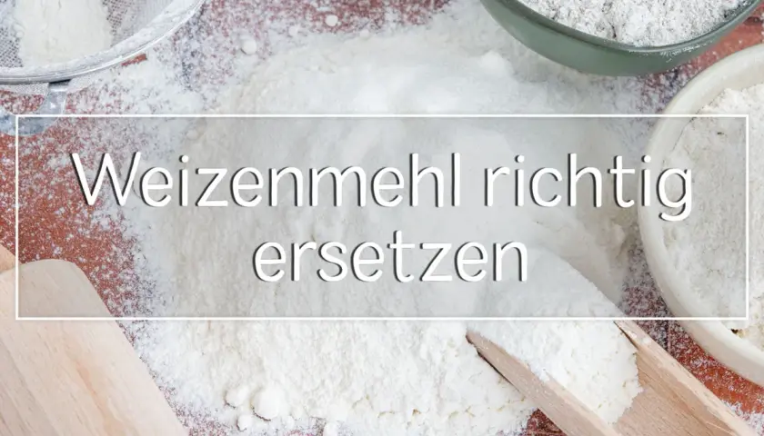 Mehlhaufen mit Sieb und Holzschaufel. Hier erfährst du, wie du Weizenmehl richtig ersetzen kannst, auch wenn du kein Mehl Typ 00 vergleichbar hast.