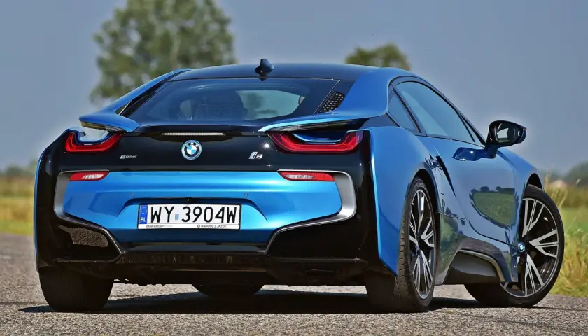 BMW i8: Ile kosztuje dziś futurystyczne marzenie? Ceny i koszty
