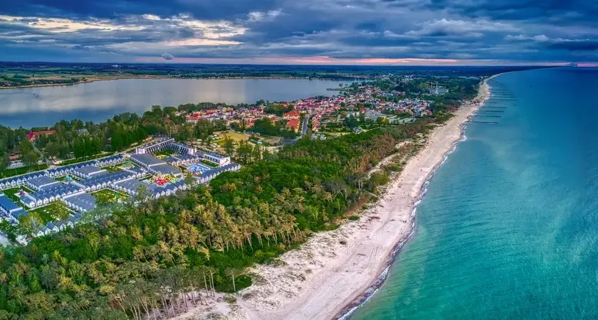 Ile km do Mielna? Sprawdź, jak daleko jest z Twojego miasta