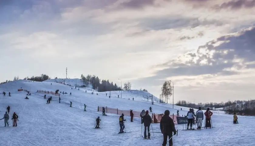 Najlepsze stoki narciarskie w Podlaskiem - sprawdź, co oferują