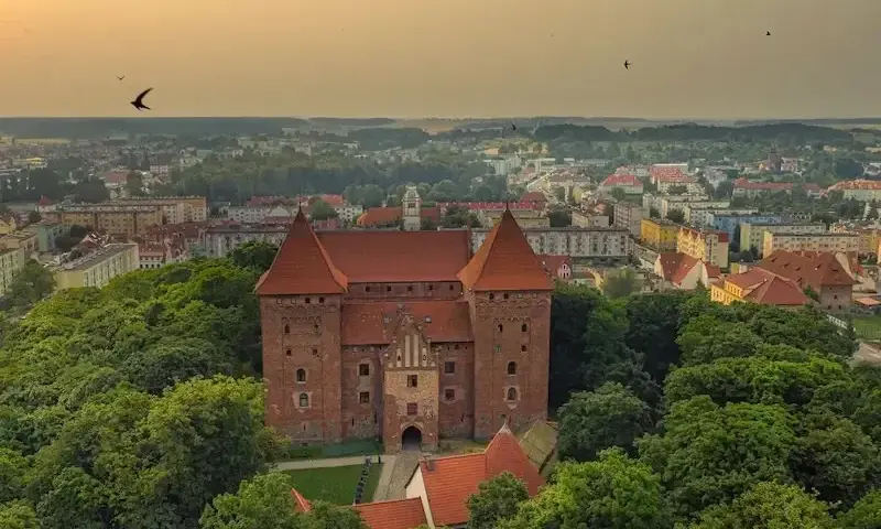 Zamek w Niemczy: Fascynująca historia i tajemnice architektury