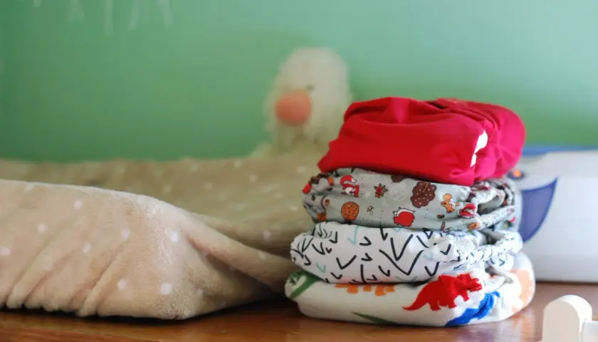 Jak prać pieluchy wielorazowe, aby uniknąć plam i nieprzyjemnych zapachów