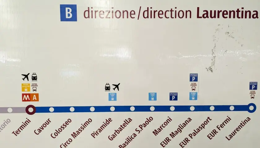 Plan du métro B à Rome, direction Laurentina. Il indique les stations et les correspondances possibles.