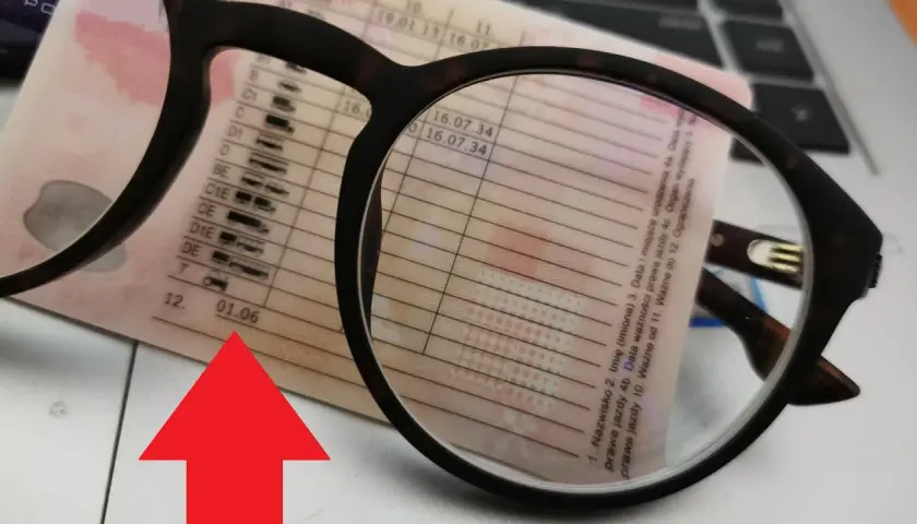 Okulary na dokumencie prawa jazdy. Czy do zdjęcia na prawo jazdy można mieć okulary? Tak, jeśli nie zasłaniają twarzy.