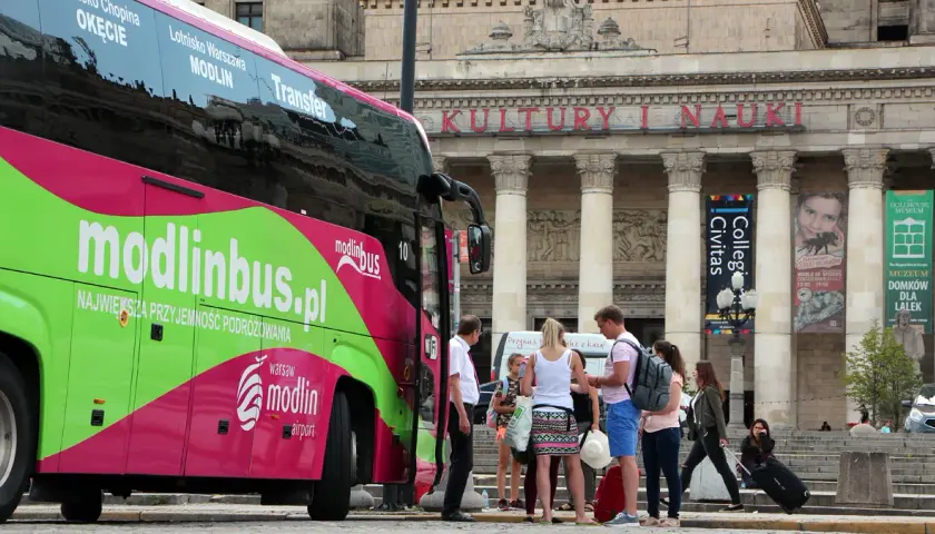Modlin Bus: Gdzie znajdziesz swój przystanek w Warszawie?