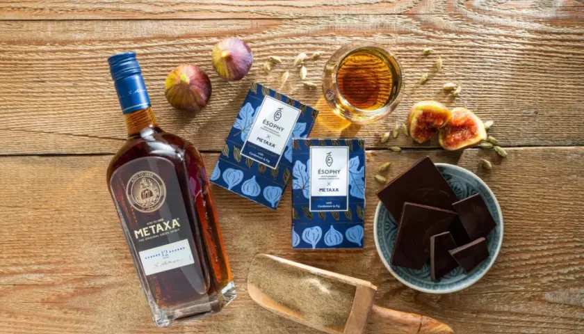Metaxa, der originale griechische Geist, harmoniert mit Schokolade und Feigen.