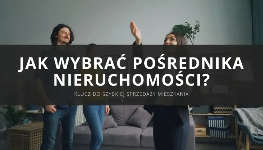 Trzy osoby dyskutują, jak wybrać dobrego pośrednika sprzedaży nieruchomości. Klucz do szybkiej sprzedaży mieszkania.