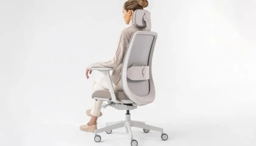 Jakie krzesło ergonomiczne wybrać, aby uniknąć bólu pleców?
