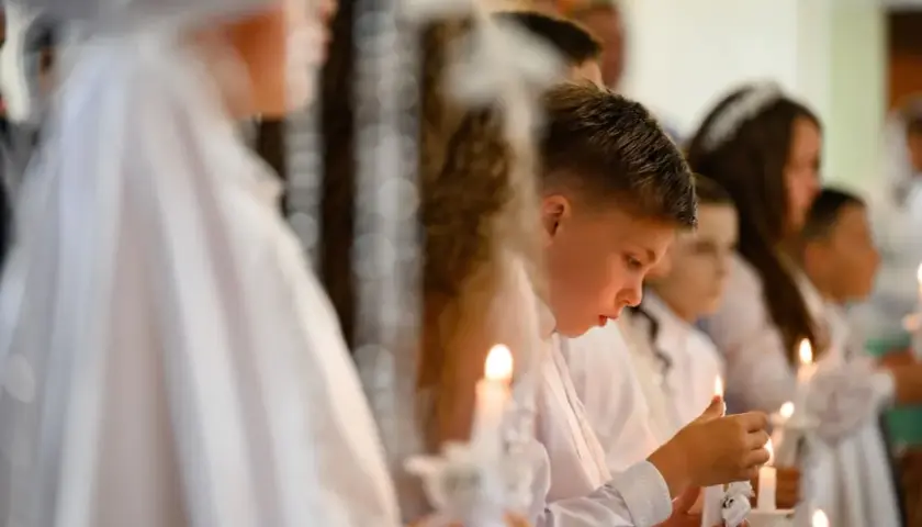 Ile trwa komunia? Msza i przyjęcie - harmonogram dnia