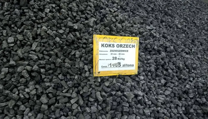 Koks orzech z Zdzieszowic, idealny koks opałowy o frakcji 20-40 mm i wartości opałowej 28 MJ/kg. Cena 114,50 zł/tona.