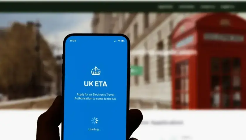 Planujesz podróż do Londynu? Aplikacja UK ETA ułatwia uzyskanie autoryzacji podróży. Sprawdź, czy do Londynu trzeba paszport, czy wystarczy ETA.