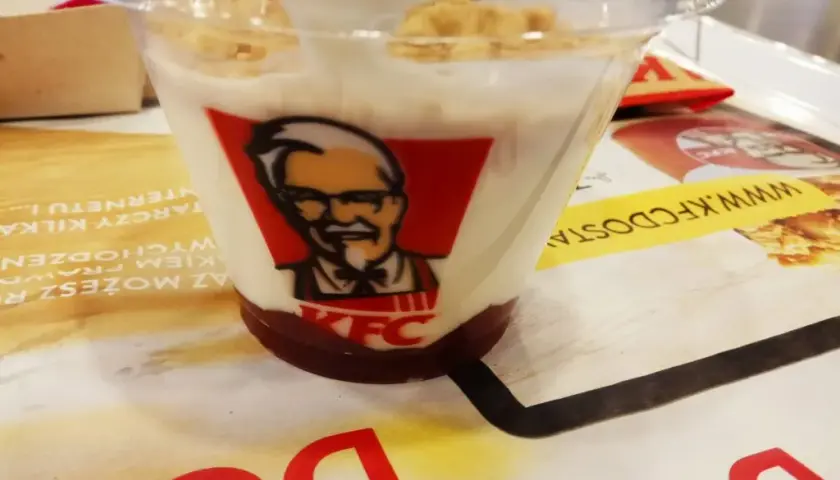Czy w KFC jest oferta śniadaniowa? Sprawdź, co możesz zjeść!