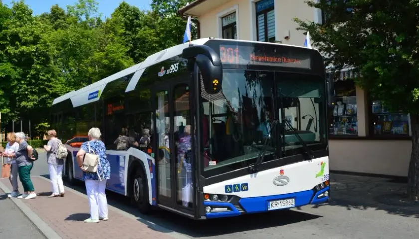 Wieliczka: Autobus zastępczy? Znajdź przystanki i jedź bez stresu!