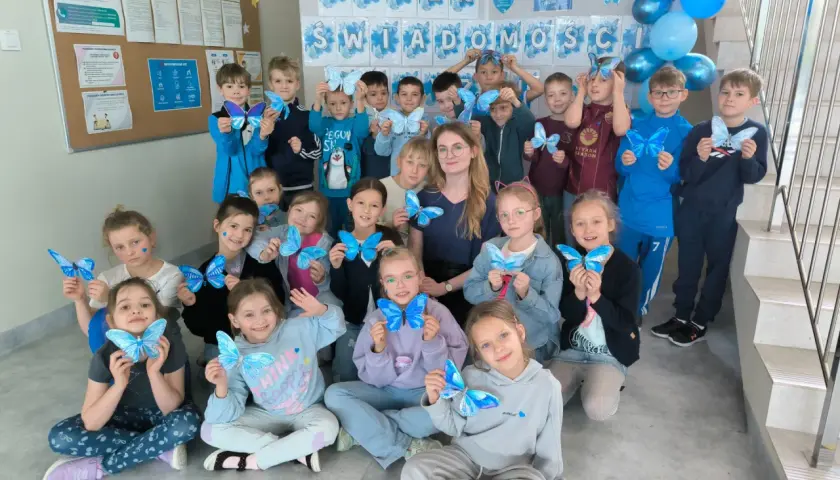 Akcje charytatywne w szkole: 8 kluczowych efektów dla uczniów