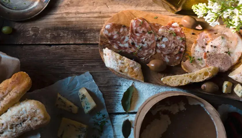 Co zjeść w Krakowie? Odkryj najlepsze smaki i ukryte skarby kulinarne