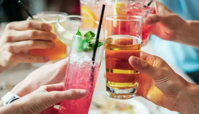 Ile kalorii ma 50 ml wódki? Zaskakujące fakty o alkoholu
