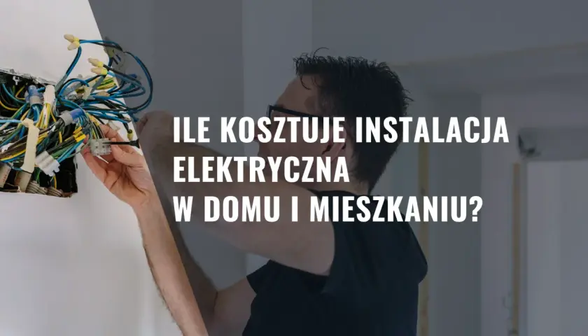 Elektryk pracuje nad plątaniną przewodów. Dowiedz się, ile kosztuje instalacja elektryczna w domu i mieszkaniu.