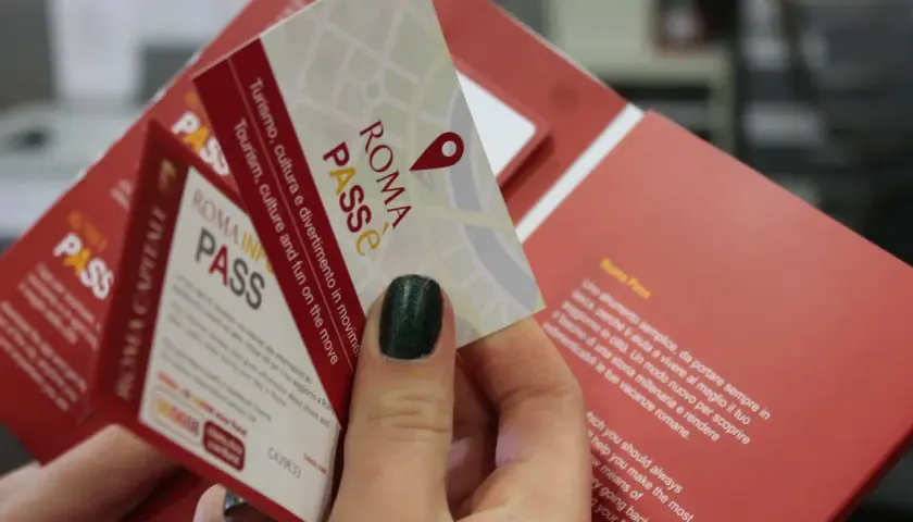 Roma Pass, ideale per esplorare la città e la metro. Un pass per turismo, cultura e divertimento.