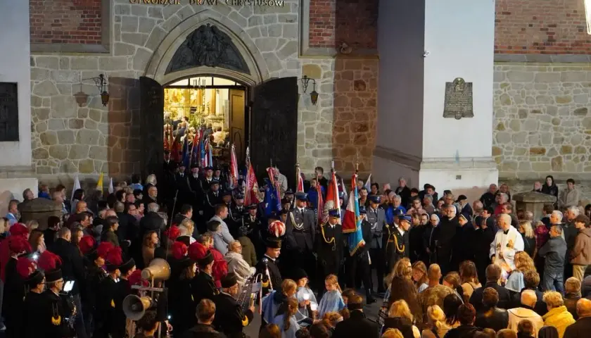 Ile trwa msza odpustowa? Zaskakujące różnice w czasie trwania